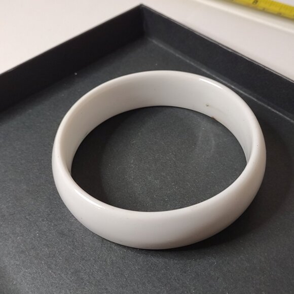 8.75 Inch Pretty Porcelain Flower Bangle - Picture 4 of 10